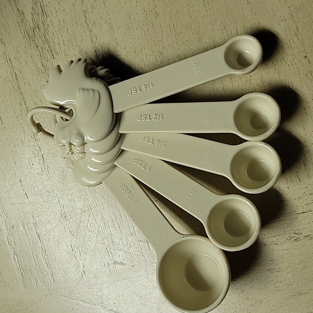 Vintage Chicken measuring spoons